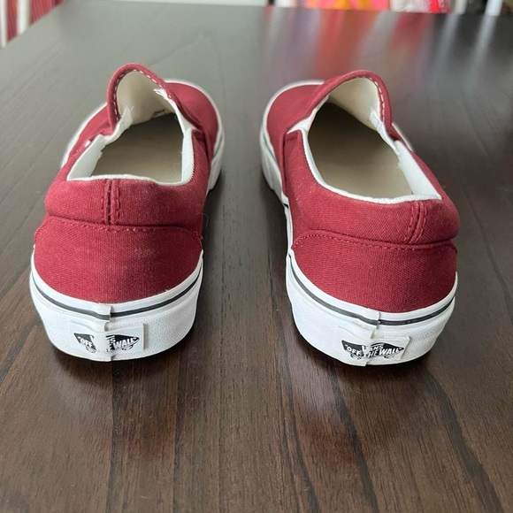 Vans Unisex Slip-On Sneakers - Garnet - Picture 3 of 9